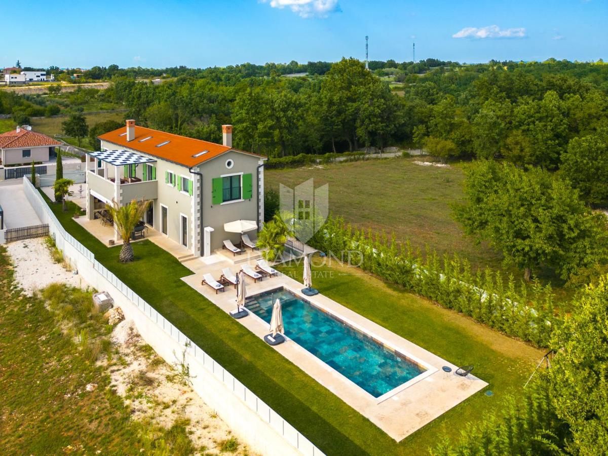 Eleganza e lusso – villa vicino a Rovigno con vista mare – OFFERTA ESCLUSIVA!