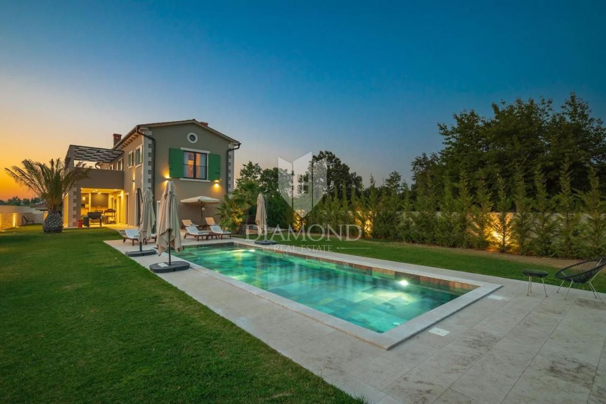 Eleganza e lusso – villa vicino a Rovigno con vista mare – OFFERTA ESCLUSIVA!