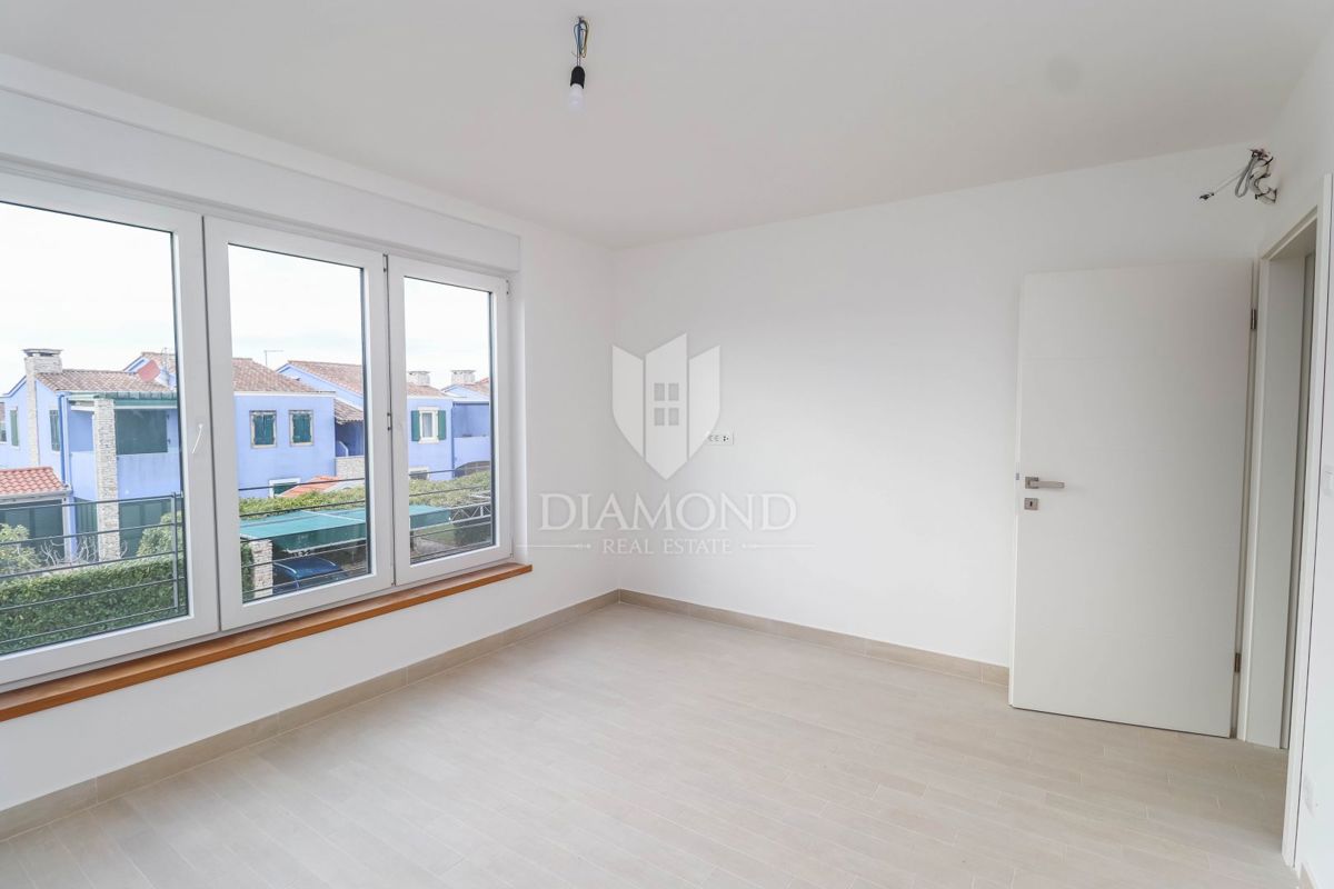 Istria, Umago, appartamento con ascensore a 300m dal mare e dalla spiaggia!