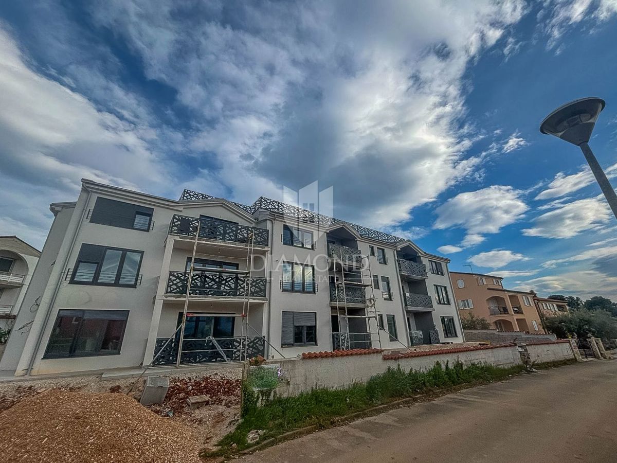 Istria, Umago, appartamento con ascensore a 300m dal mare e dalla spiaggia!