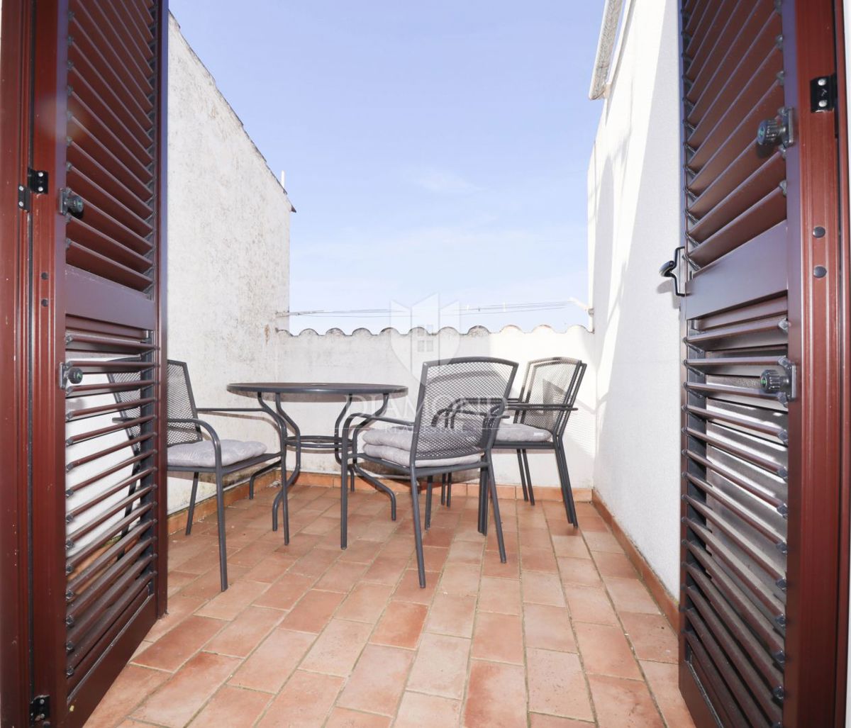 Rovigno, appartamento, balcone, parcheggio, vista mare
