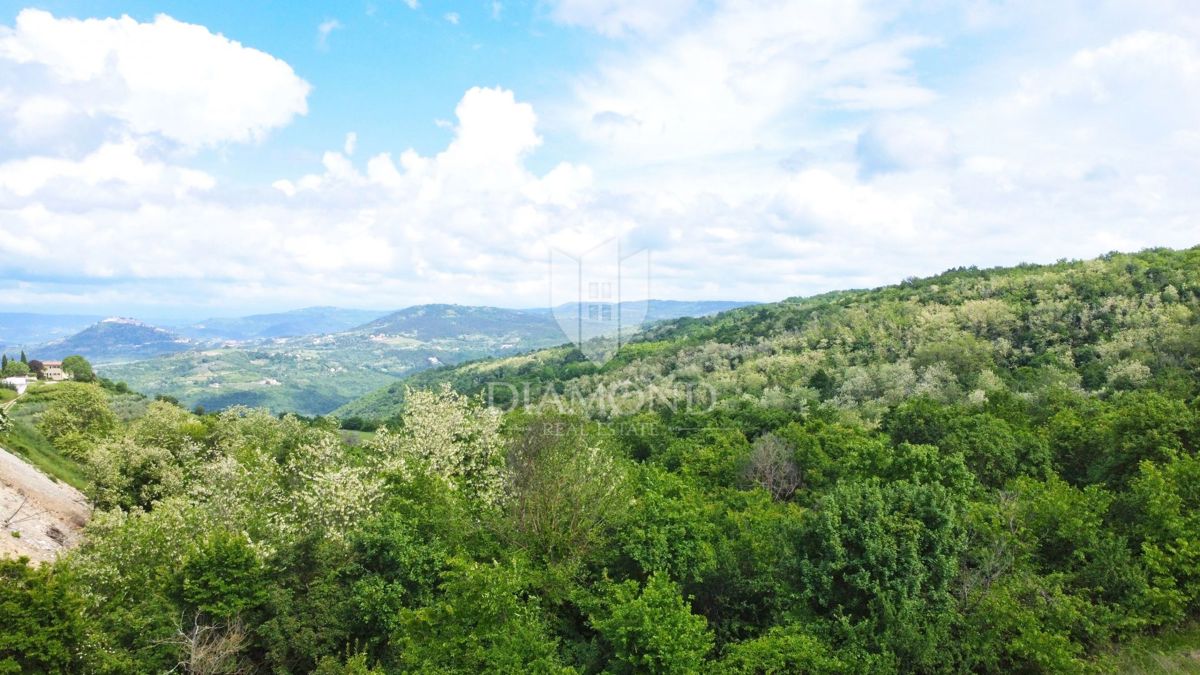 Zona di Parenzo - terreno con permesso e vista panoramica