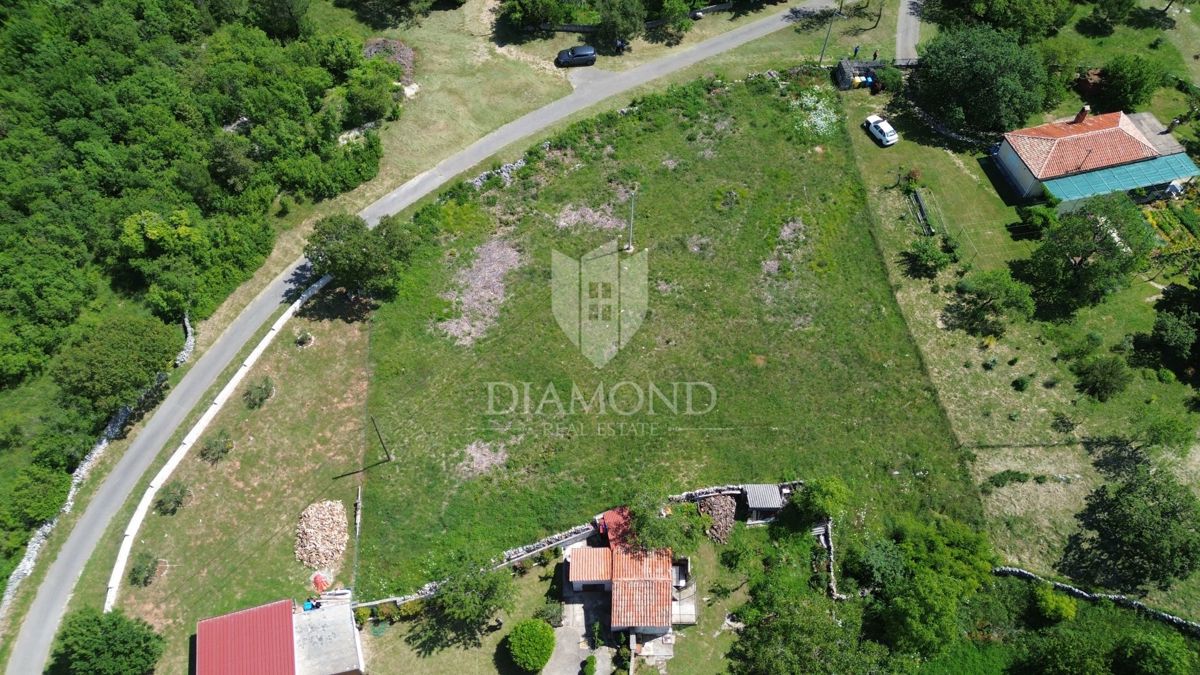 TERRENO EDIFICABILE CON PROGETTO E PERMESSO