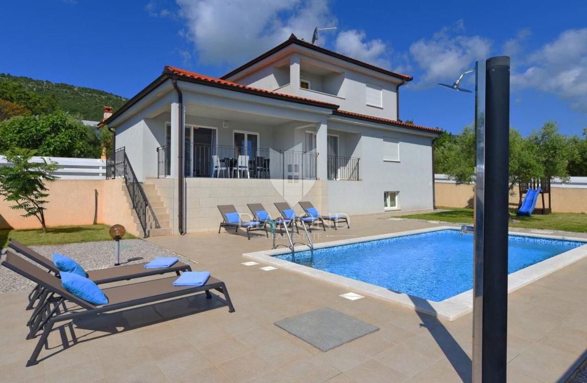 Grande casa con vista mare