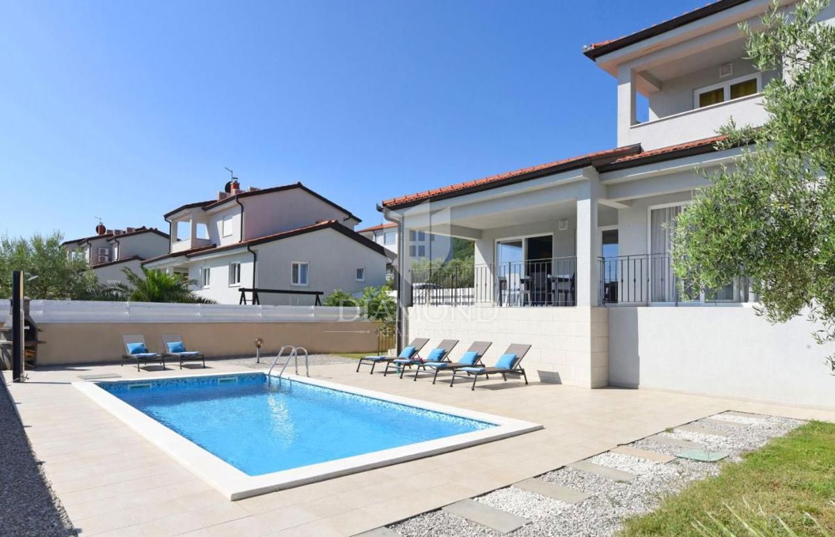 Grande casa con vista mare