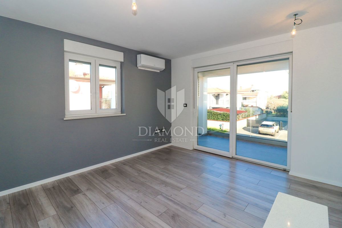 Parenzo, dintorni, appartamento nuovo rifinito al primo piano!