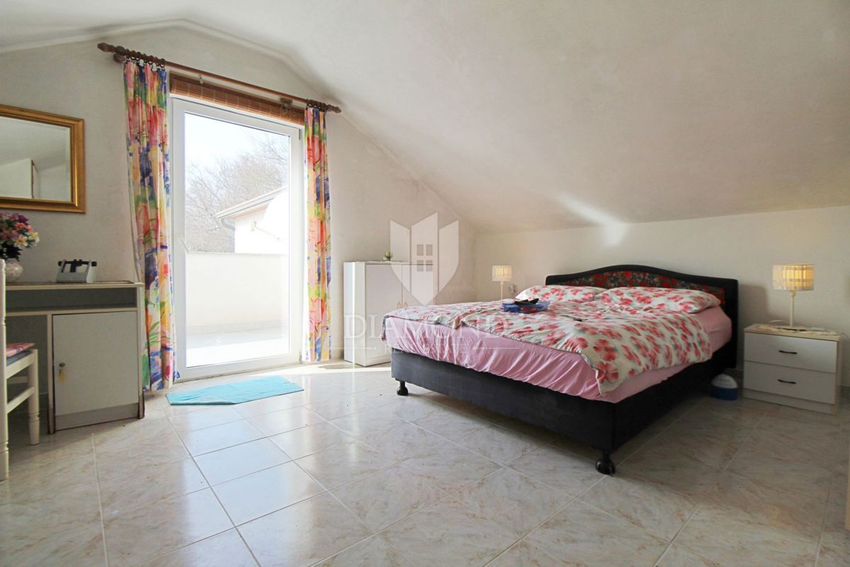 Labin, casa familiare con 5 appartamenti