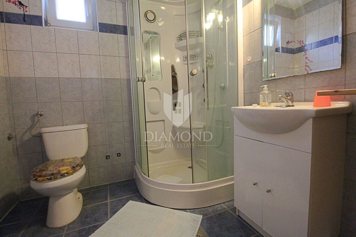 Labin, casa familiare con 5 appartamenti