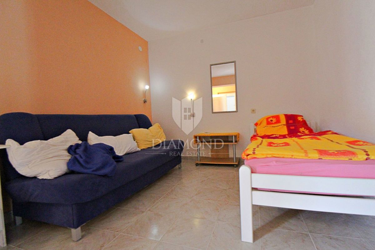 Labin, casa familiare con 5 appartamenti