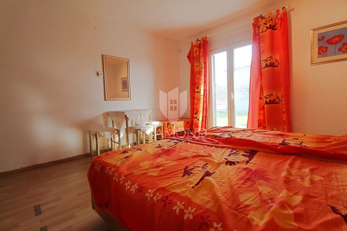 Labin, casa familiare con 5 appartamenti