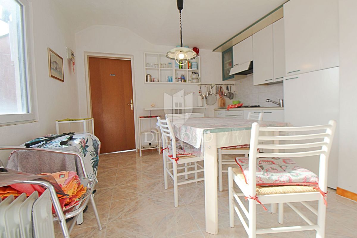 Labin, casa familiare con 5 appartamenti