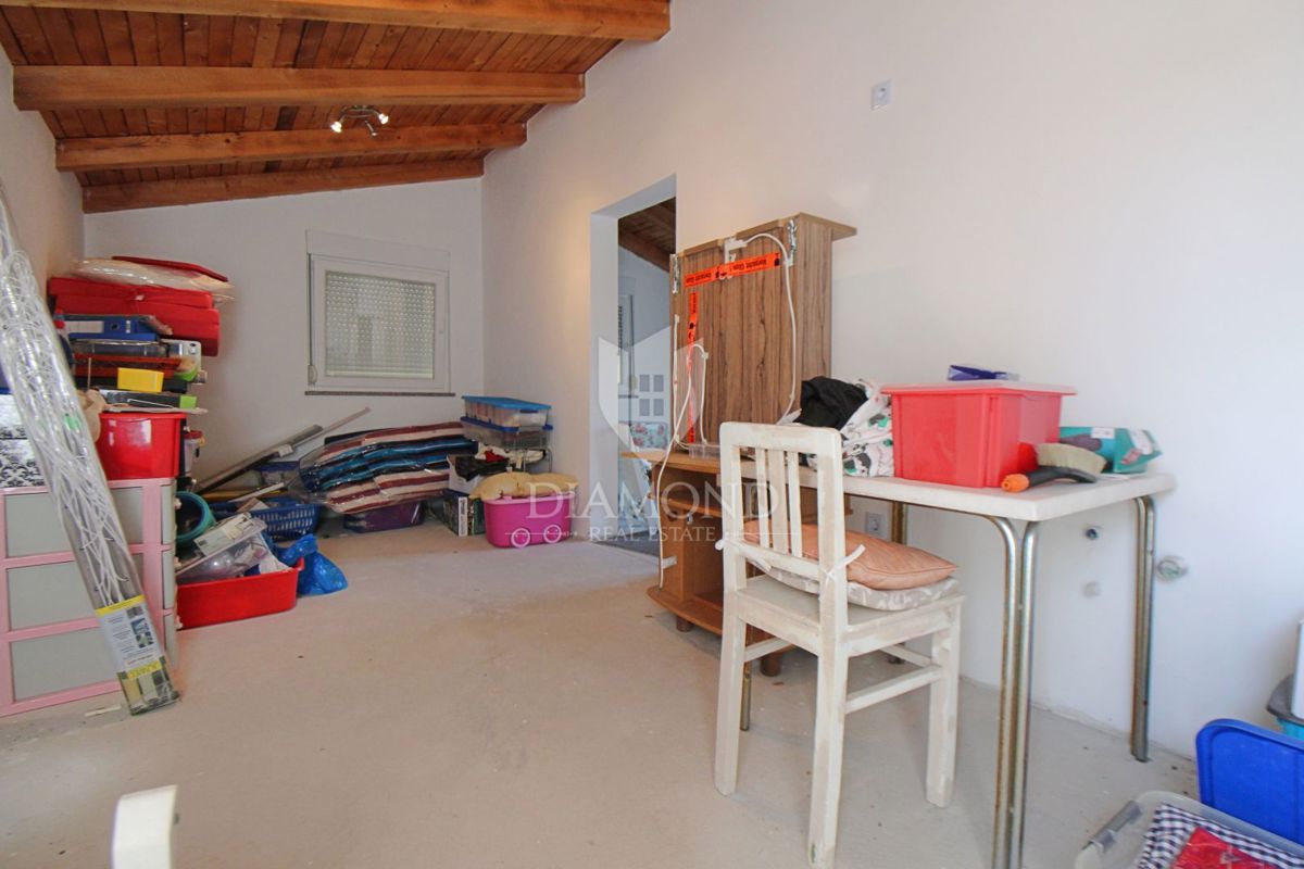 Labin, casa familiare con 5 appartamenti