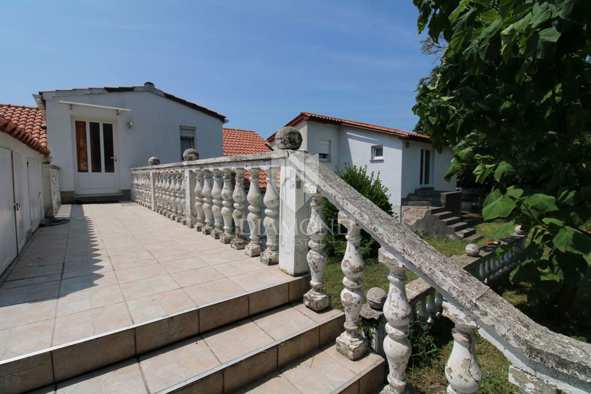 Labin, casa familiare con 5 appartamenti