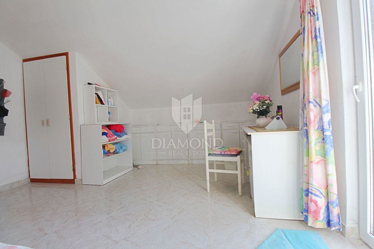 Labin, casa familiare con 5 appartamenti