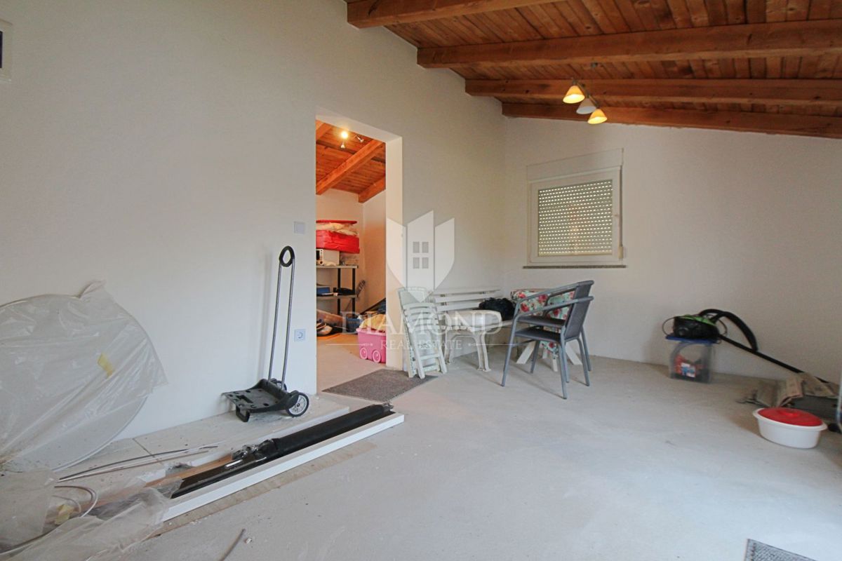 Labin, casa familiare con 5 appartamenti