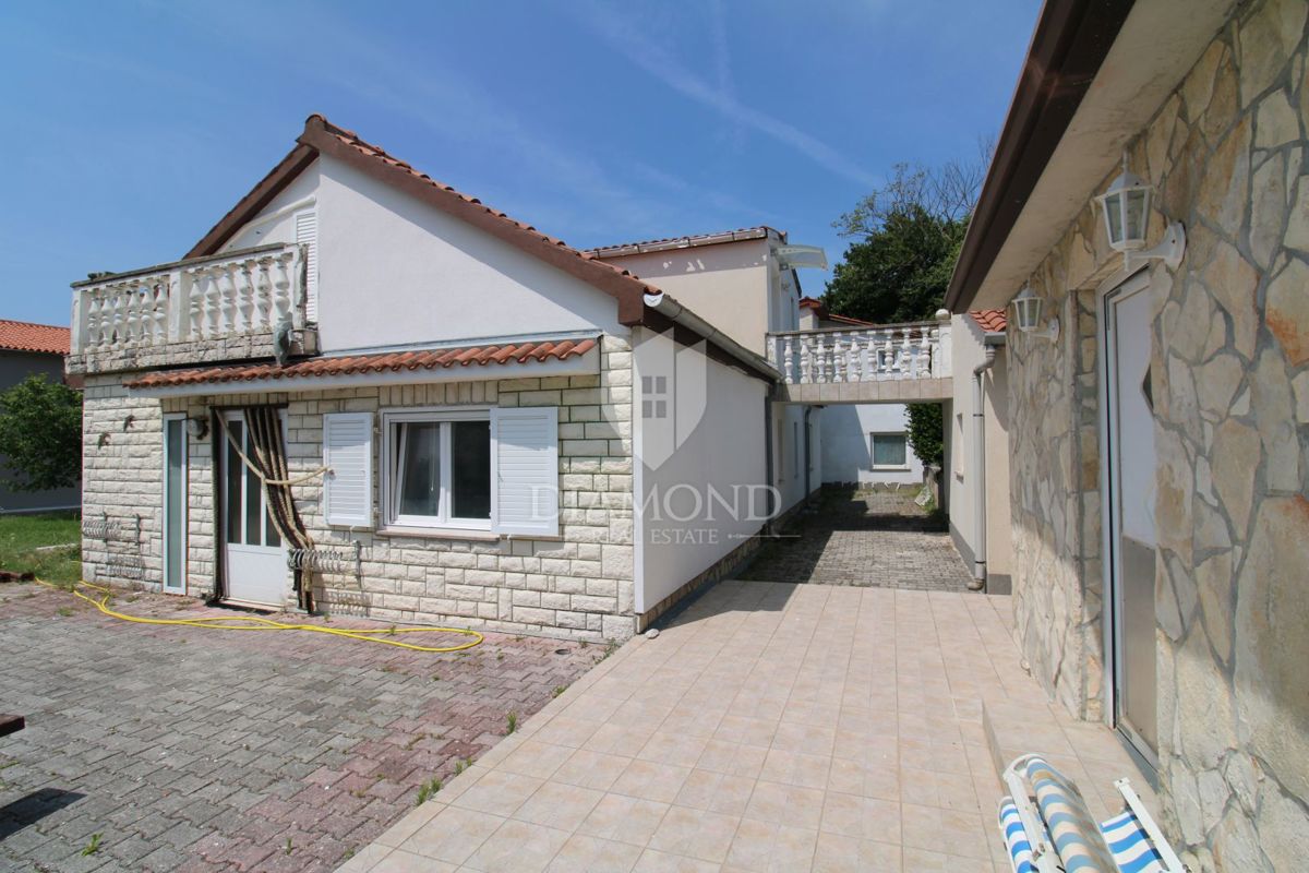 Labin, casa familiare con 5 appartamenti