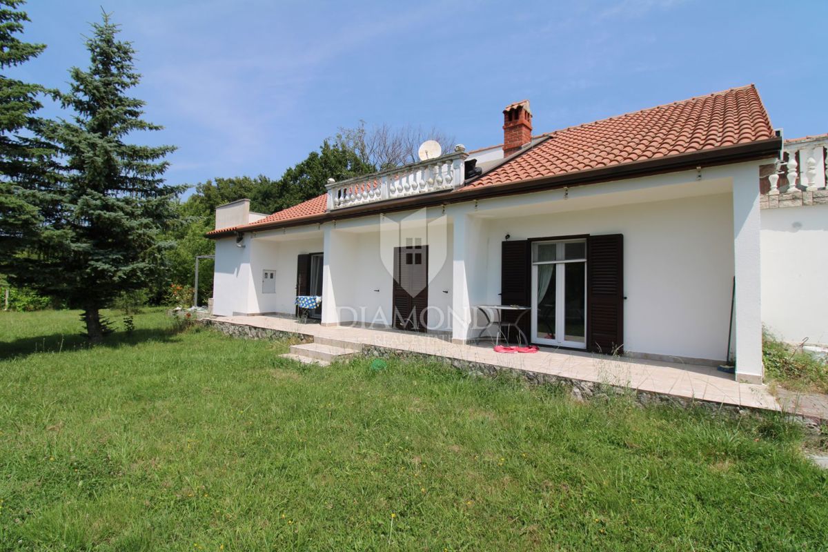 Labin, casa familiare con 5 appartamenti