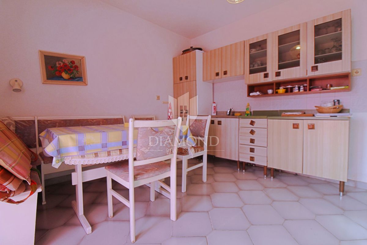 Labin, casa familiare con 5 appartamenti