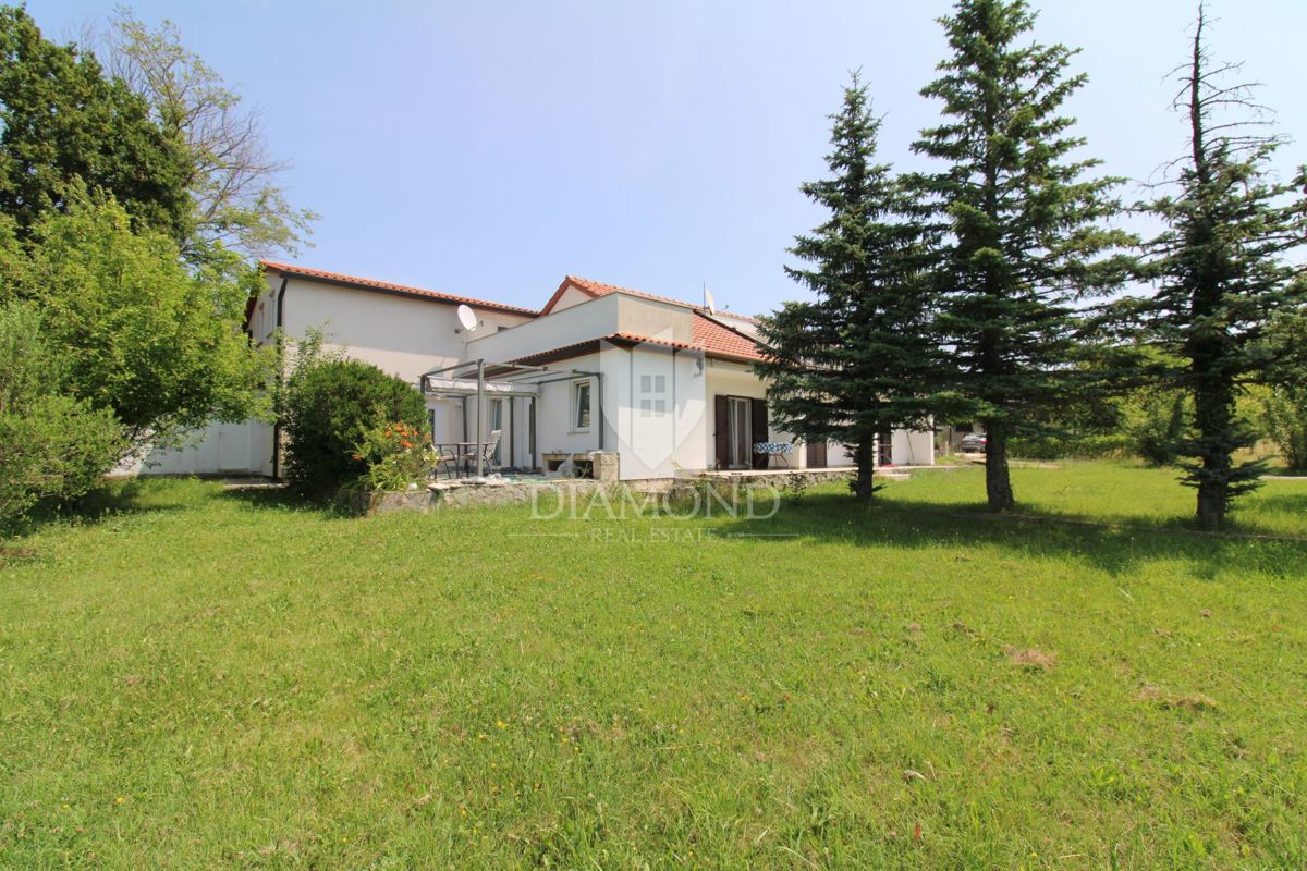 Labin, casa familiare con 5 appartamenti