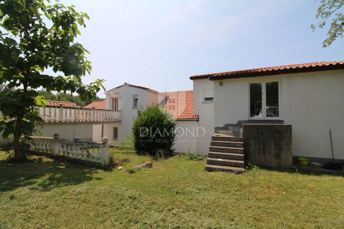 Labin, casa familiare con 5 appartamenti