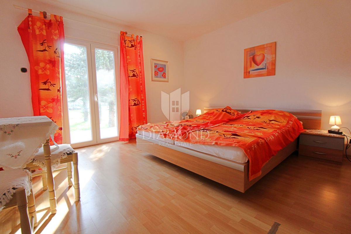 Labin, casa familiare con 5 appartamenti