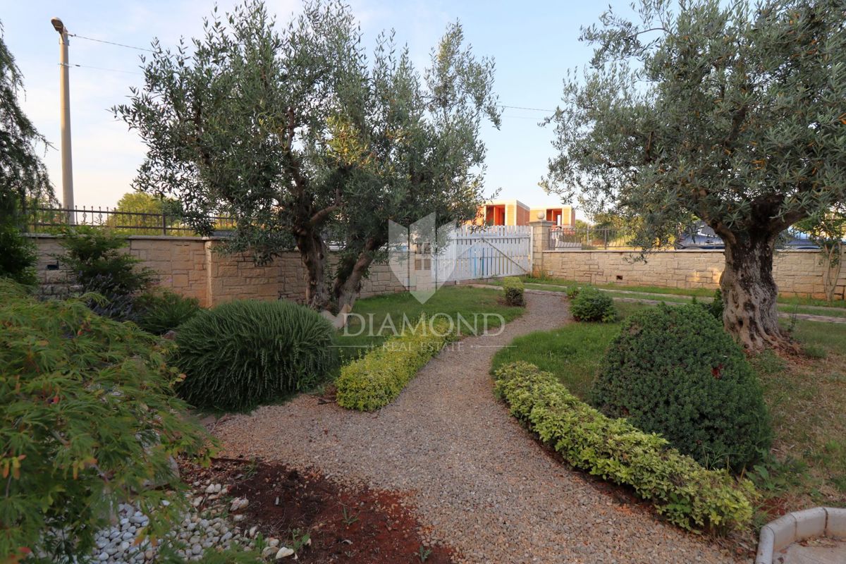 Autentica villa istriana vicino a Parenzo – investimento minimo richiesto