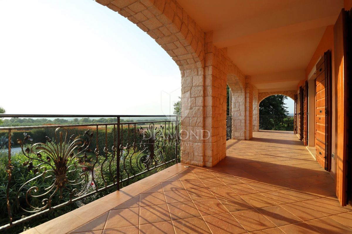 Autentica villa istriana vicino a Parenzo – investimento minimo richiesto