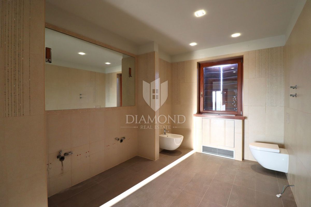 Autentica villa istriana vicino a Parenzo – investimento minimo richiesto