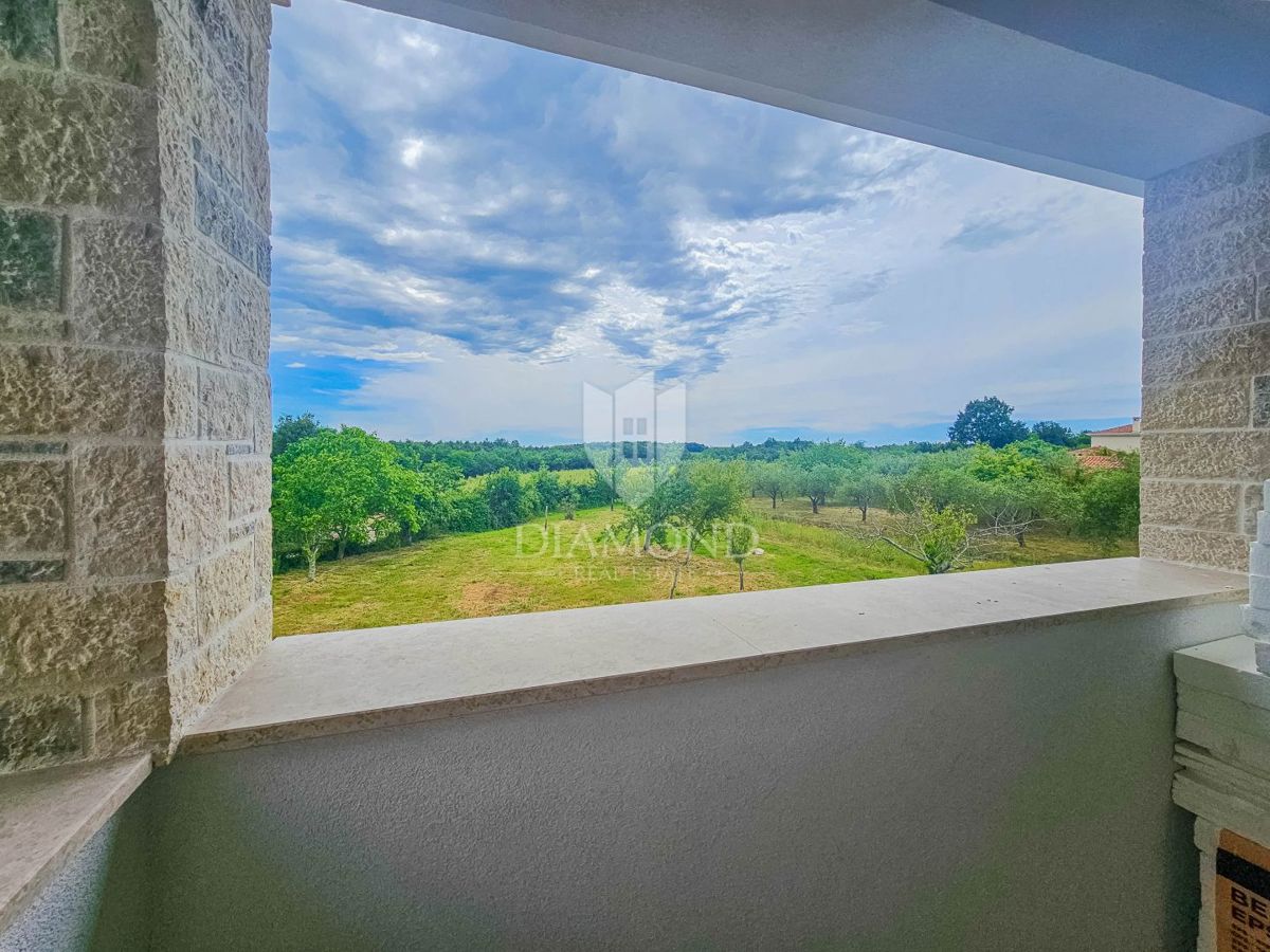 Esclusivo! Bellissima villa con piscina immersa nel verde!