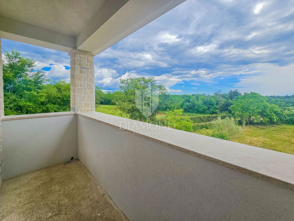 Esclusivo! Bellissima villa con piscina immersa nel verde!