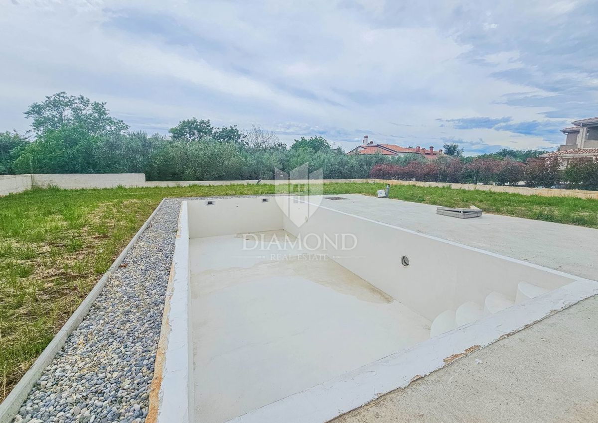 Esclusivo! Bellissima villa con piscina immersa nel verde!