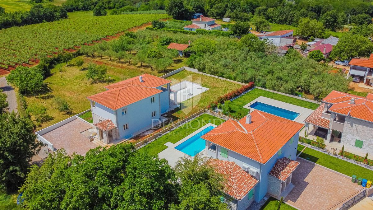 Esclusivo! Bellissima villa con piscina immersa nel verde!