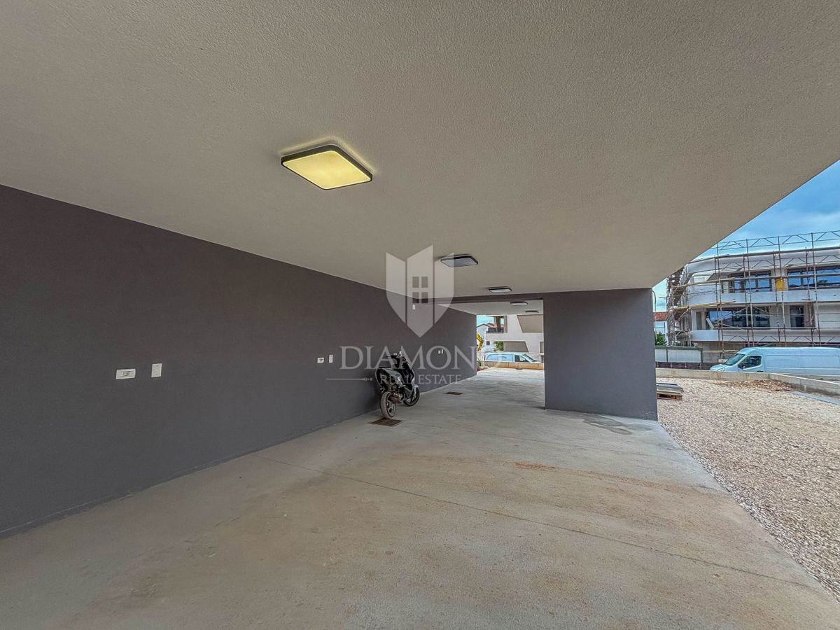 Istria, Umago, appartamento con 3 camere da letto e 2 balconi!