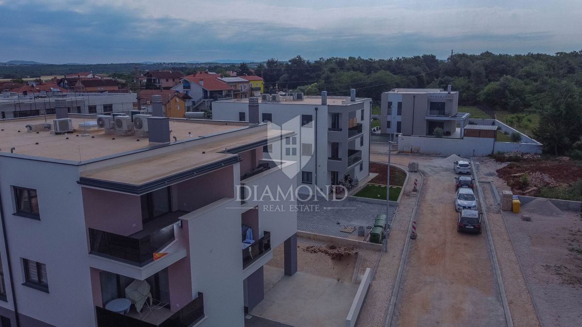 Istria, Umago, appartamento con 3 camere da letto e 2 balconi!