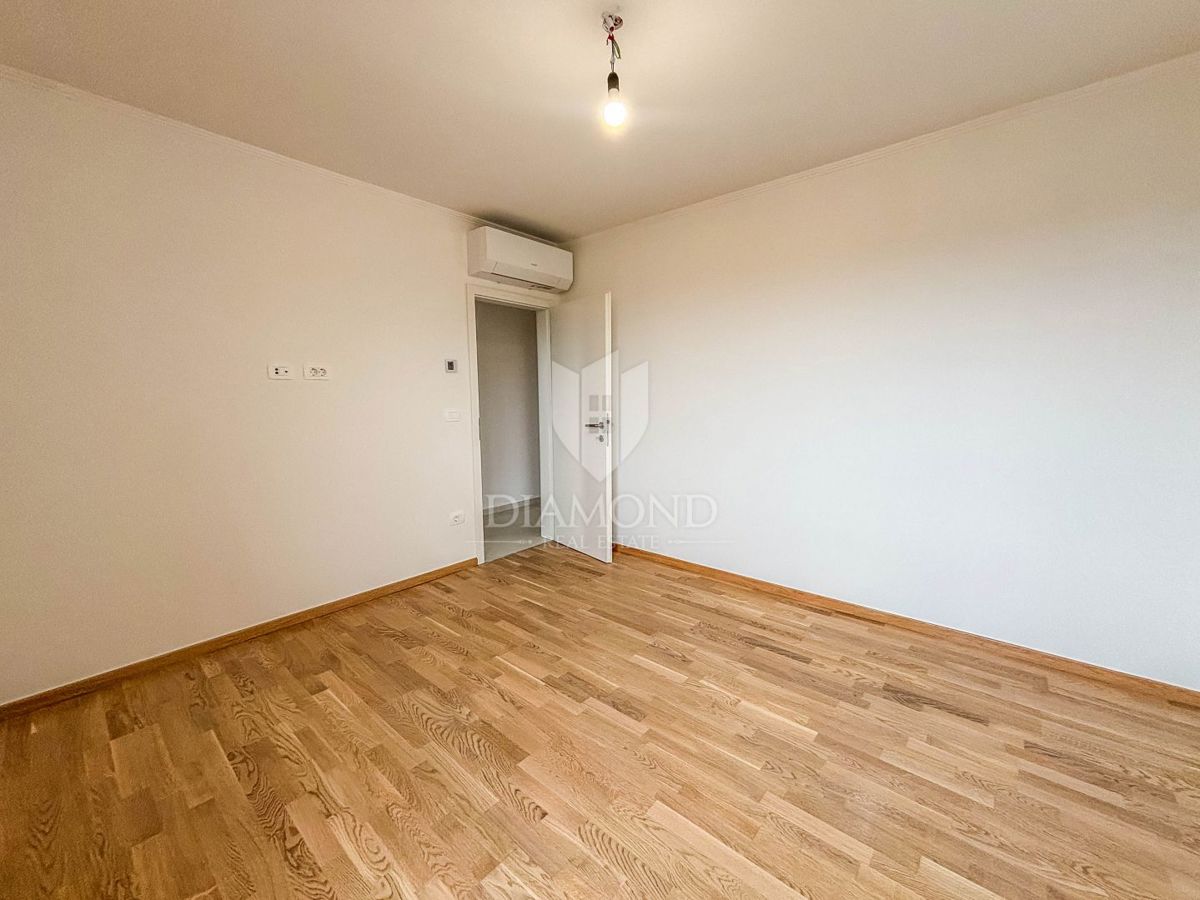 Istria, Umago, appartamento con 3 camere da letto e 2 balconi!