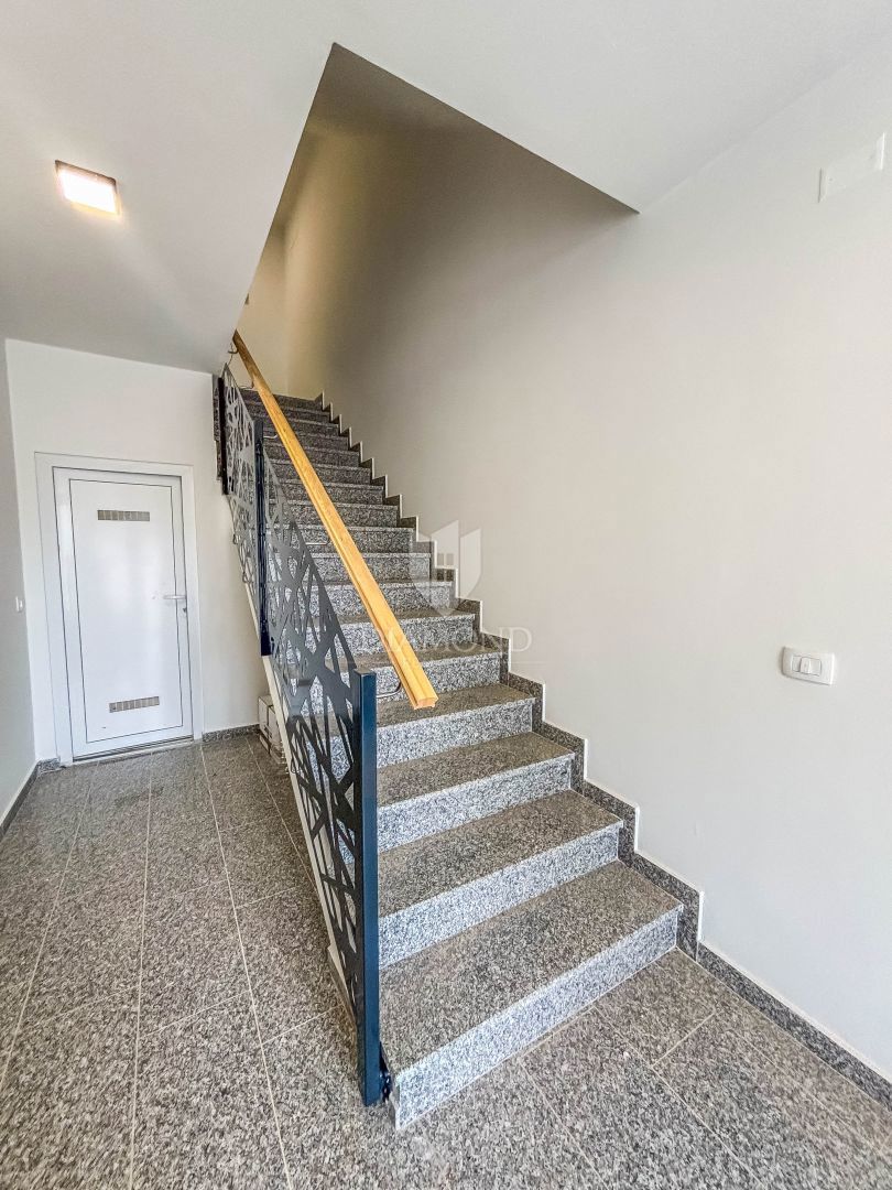 Istria, Umago, appartamento con 3 camere da letto e 2 balconi!