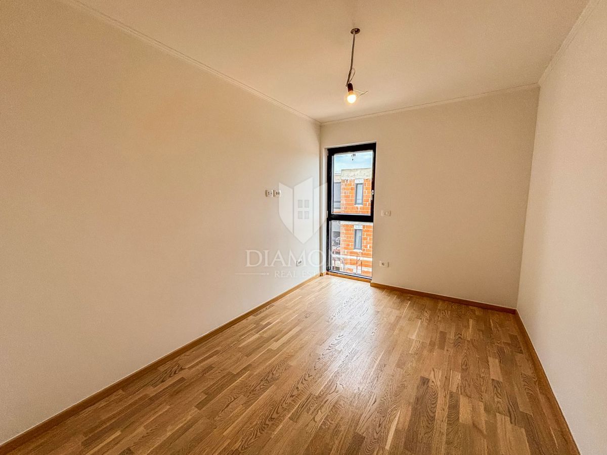 Istria, Umago, appartamento con 3 camere da letto e 2 balconi!