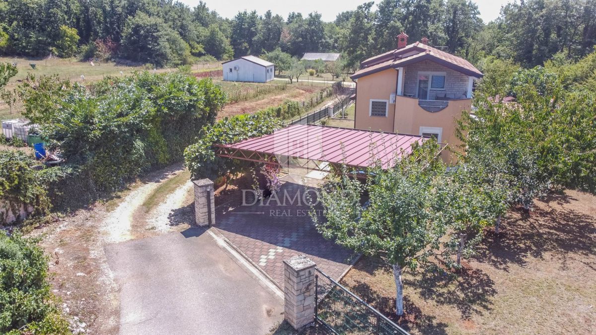 Istria, Umago, dintorni, bellissima casa con ampio giardino!