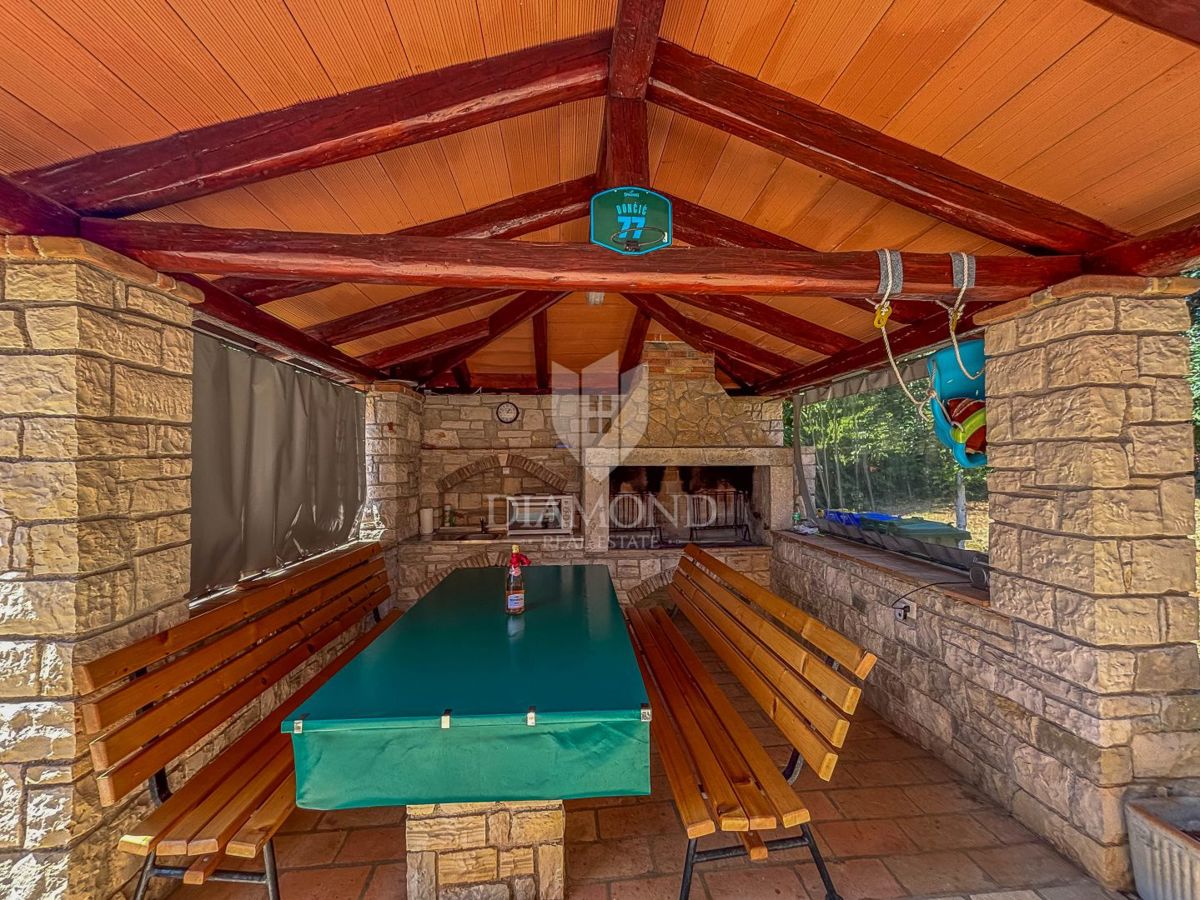 Istria, Umago, dintorni, bellissima casa con ampio giardino!