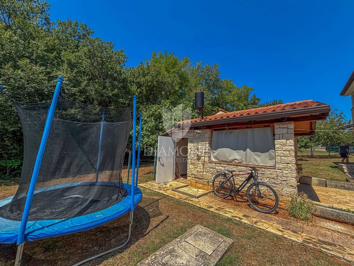 Istria, Umago, dintorni, bellissima casa con ampio giardino!