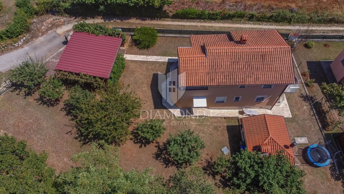 Istria, Umago, dintorni, bellissima casa con ampio giardino!