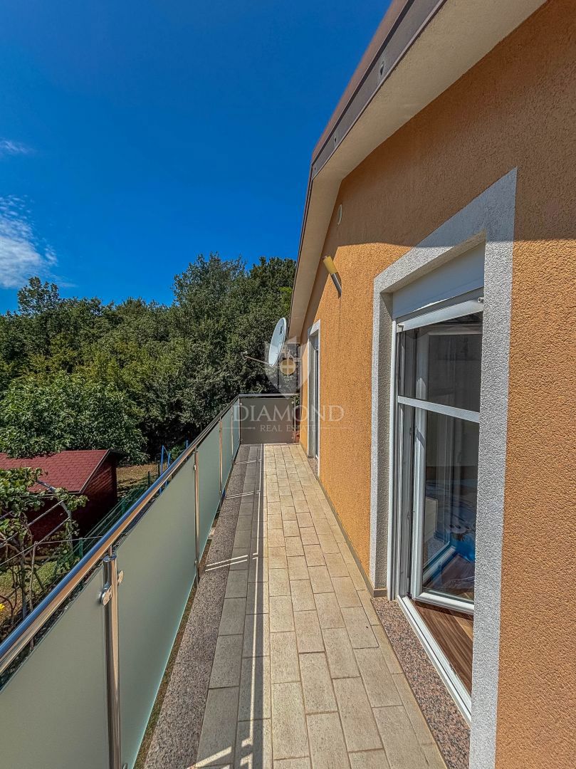 Istria, Umago, dintorni, bellissima casa con ampio giardino!