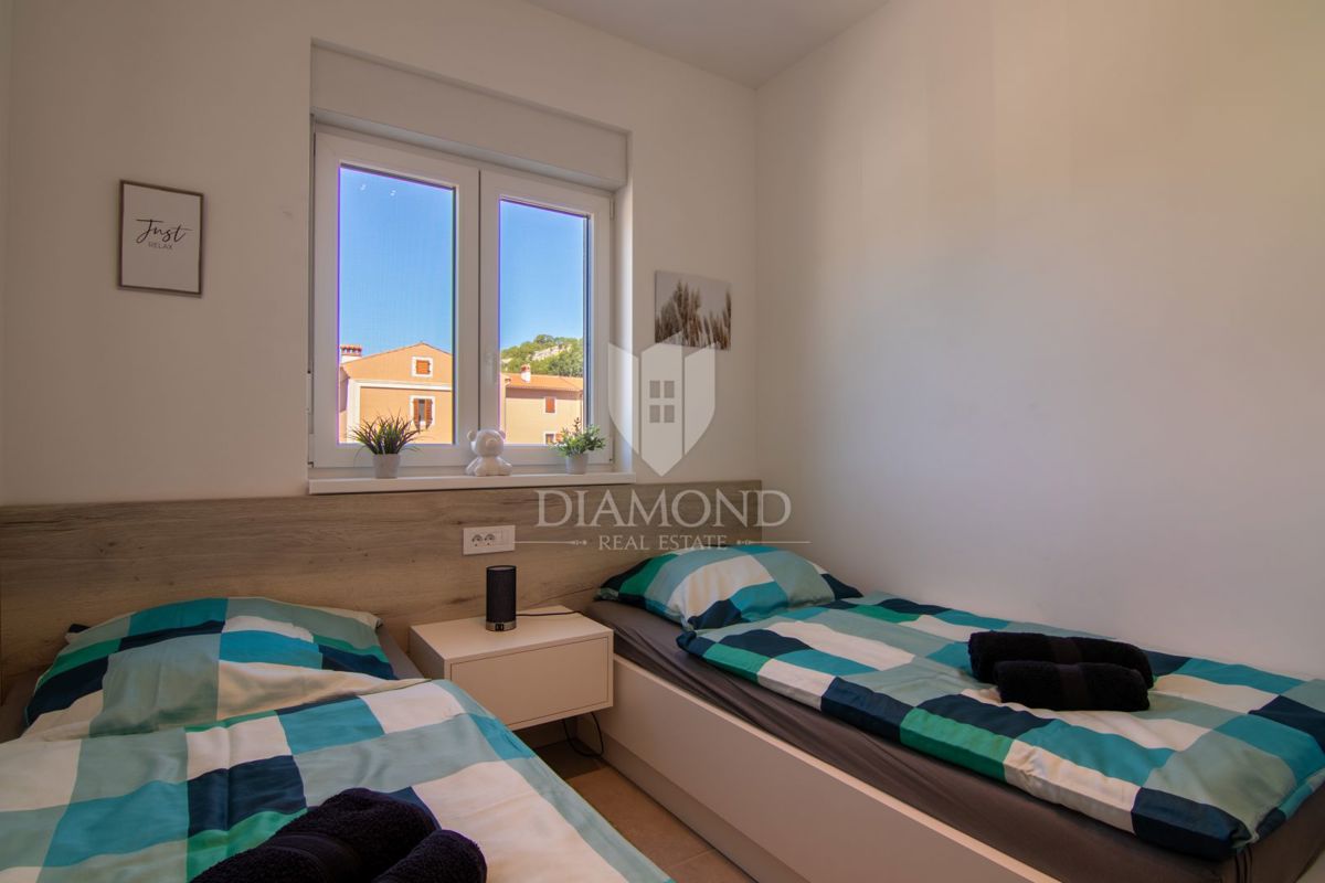 Labin, dintorni, 1a fila al mare, appartamento in un nuovo edificio