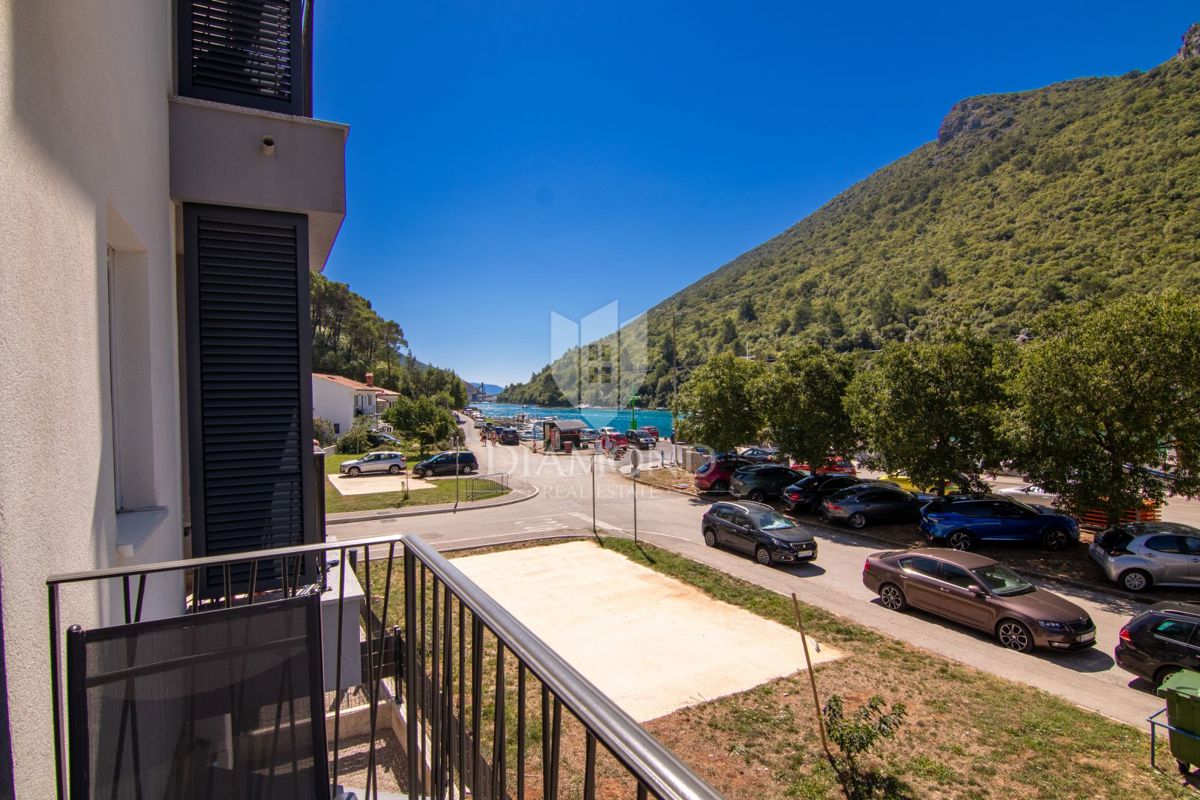 Labin, dintorni, 1a fila al mare, appartamento in un nuovo edificio