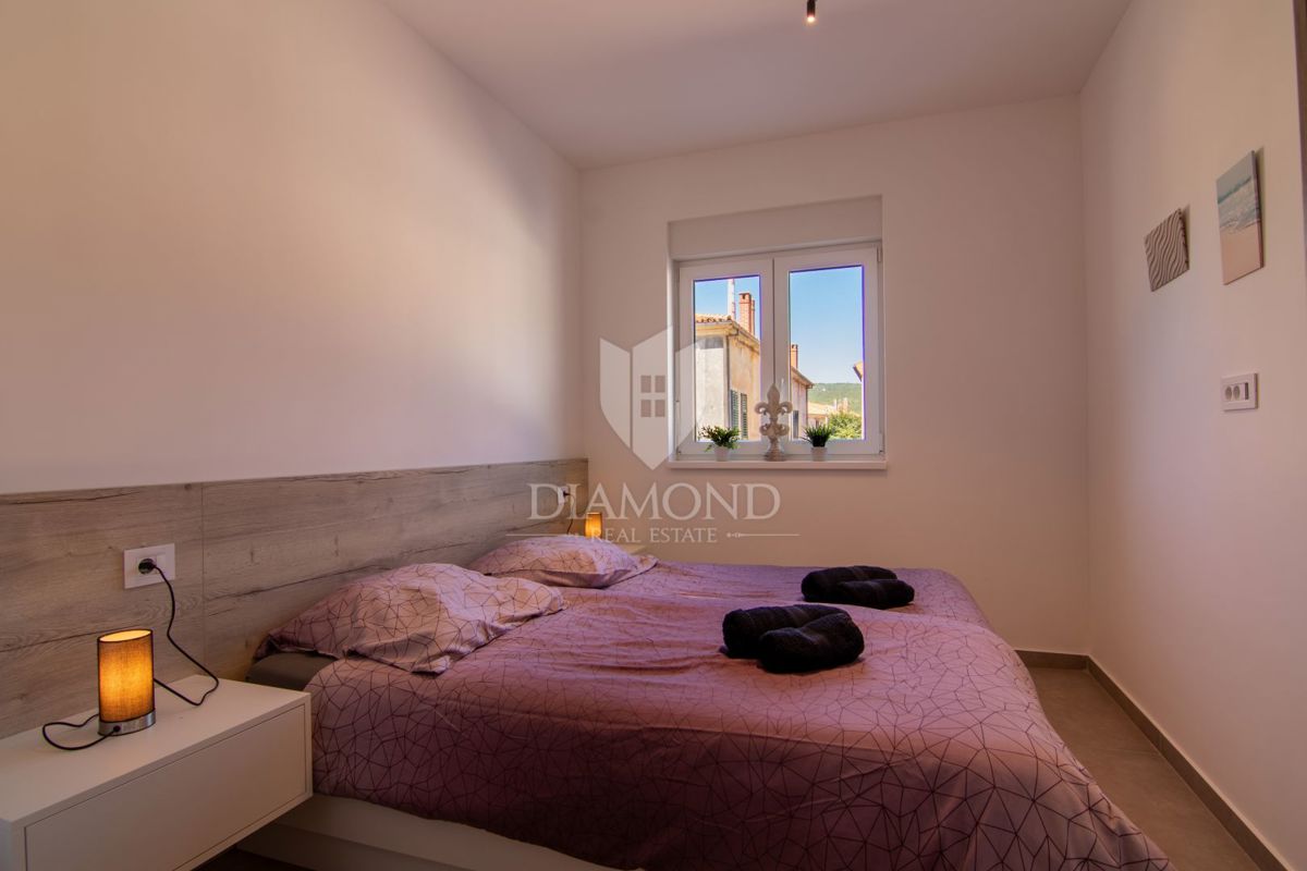 Labin, dintorni, 1a fila al mare, appartamento in un nuovo edificio