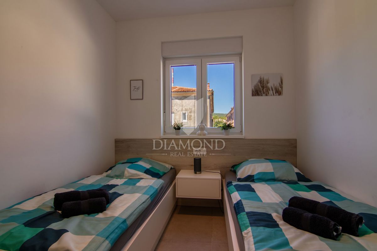 Labin, dintorni, 1a fila al mare, appartamento in un nuovo edificio