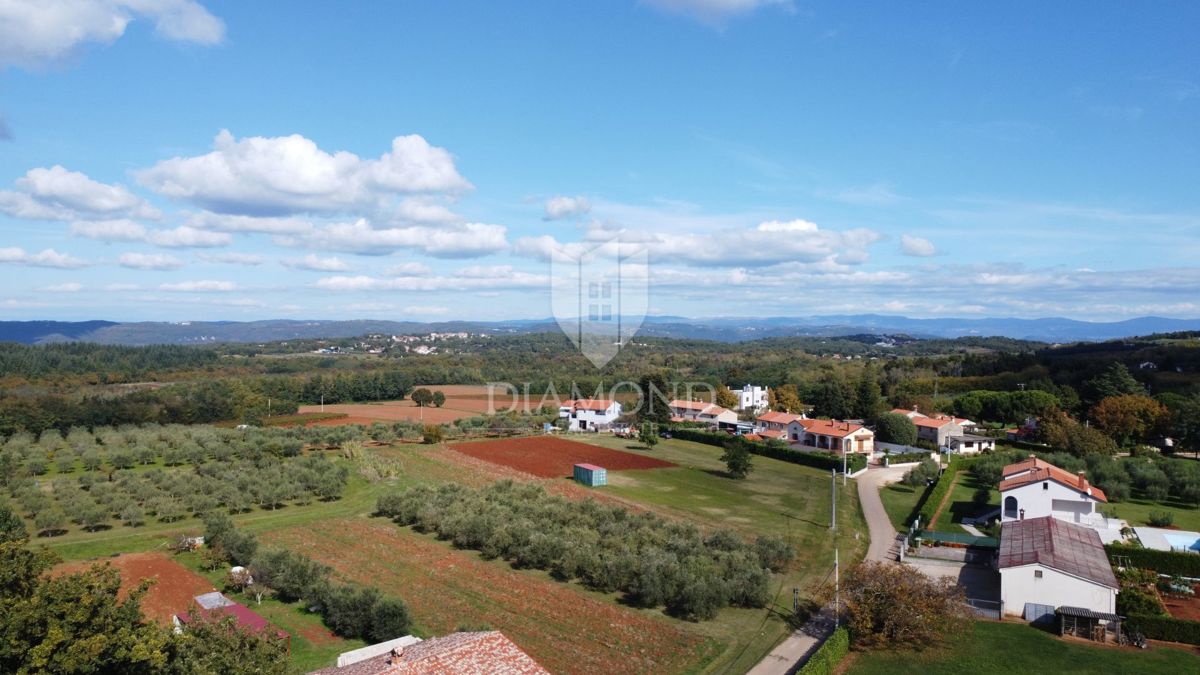 Parenzo – terreno 8.975 m² con parte edificabile