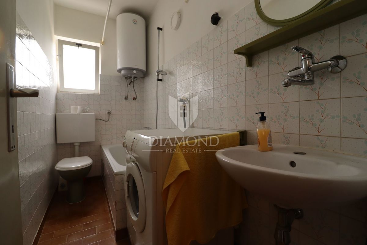 Appartamento da ristrutturare, ottima posizione, balcone