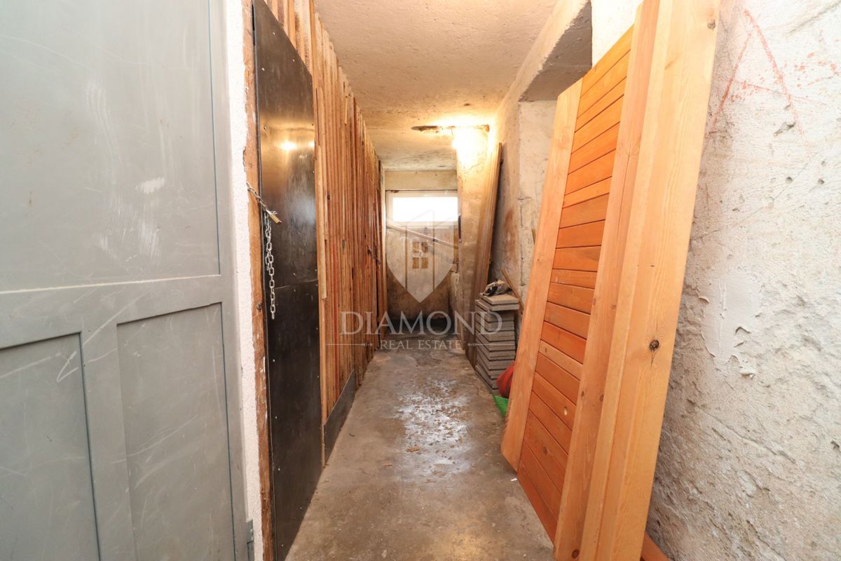 Appartamento da ristrutturare, ottima posizione, balcone