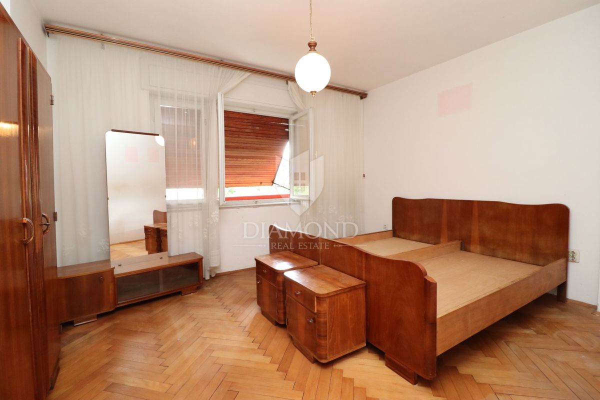 Appartamento da ristrutturare, ottima posizione, balcone